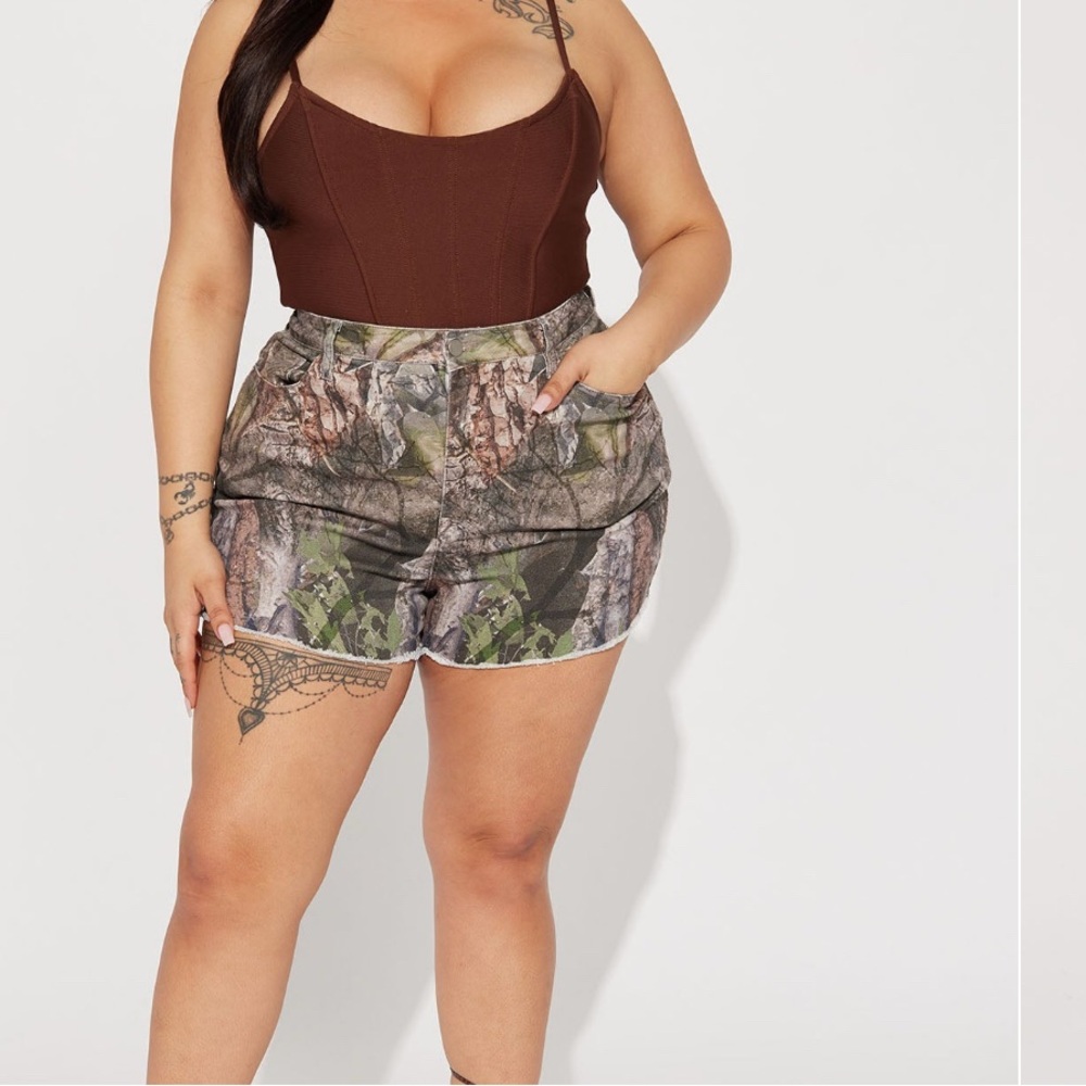 Fashion Nova Green and Brown Jean Shorts High-Waisted Camo